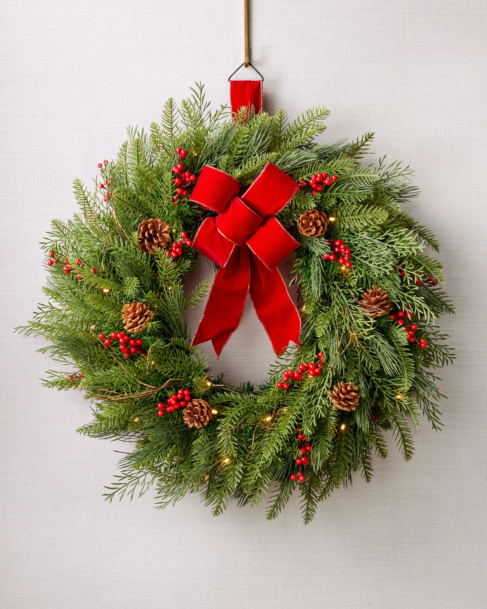 Outdoor Red Berry Pine Double-Sided Wreath